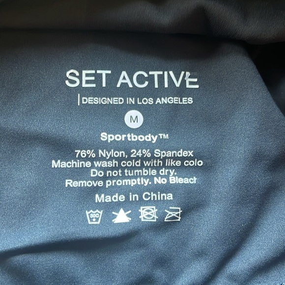 SET ACTIVE Top - Picture 3 of 3